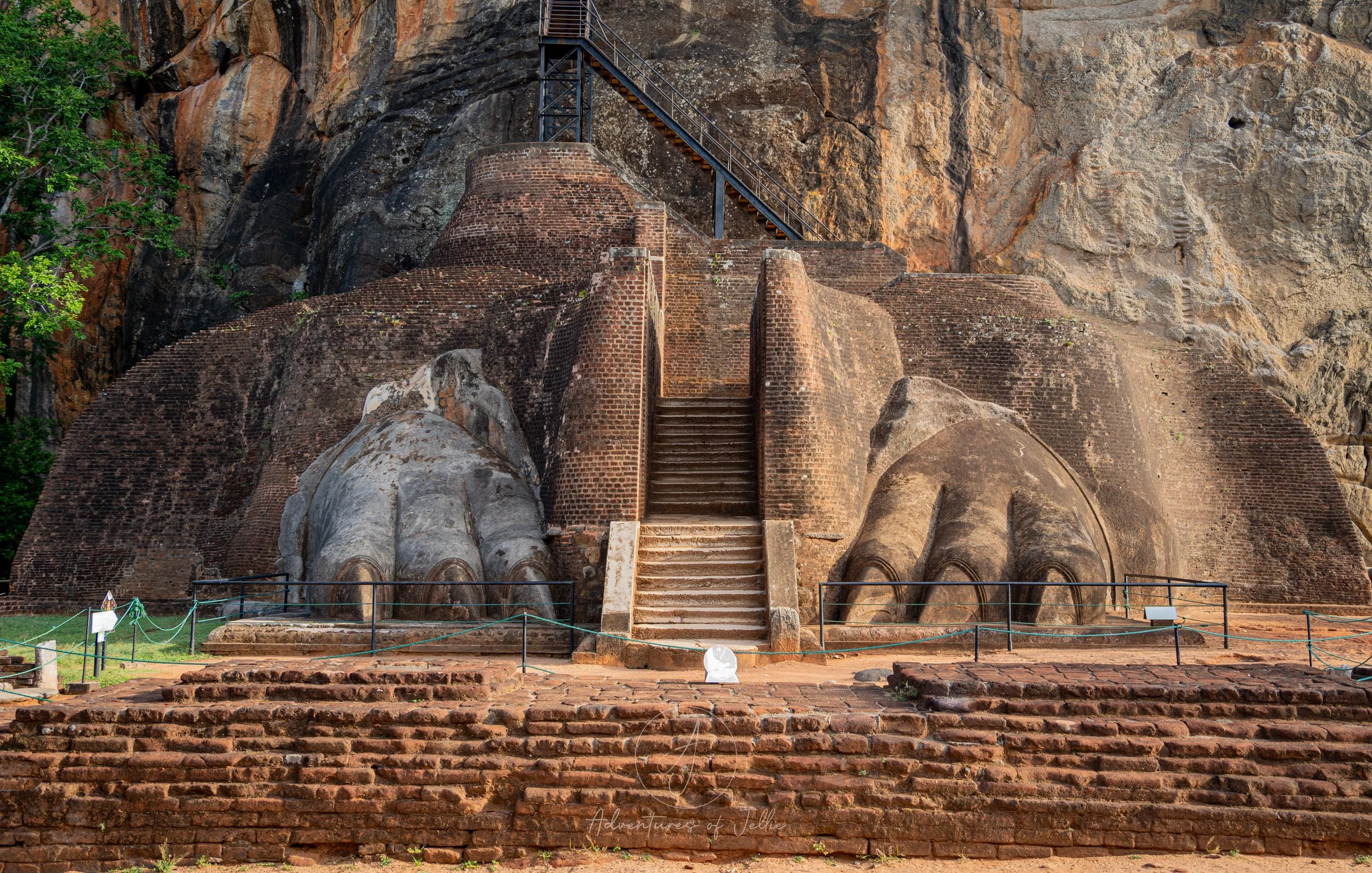 Sigiriya travel view three